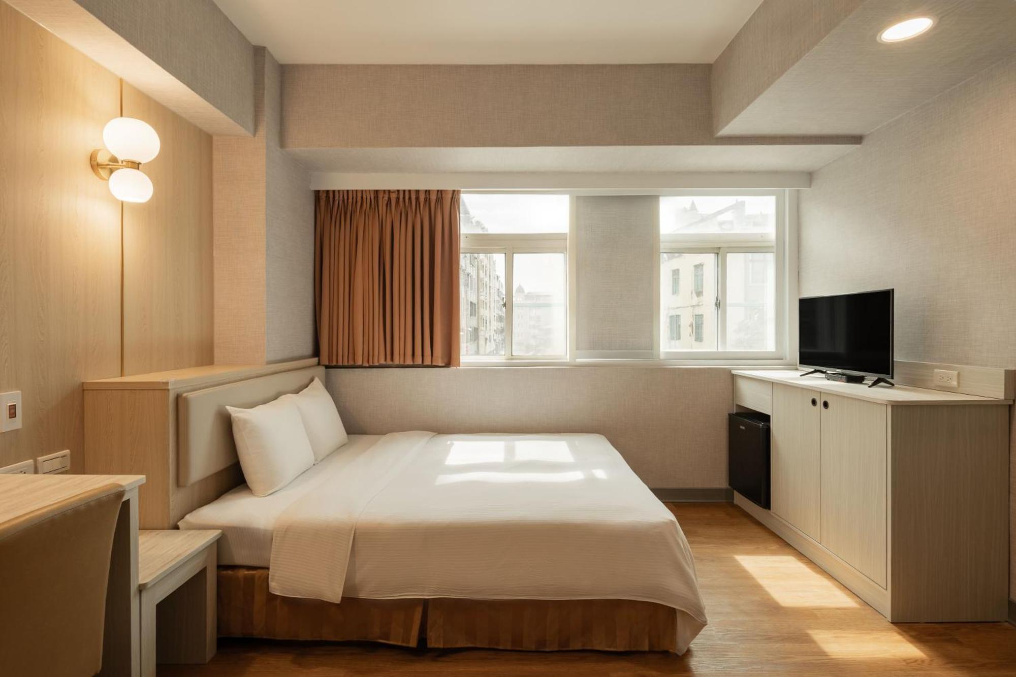 Kindness Hotel Weiwuying Kaohsiung Exterior photo